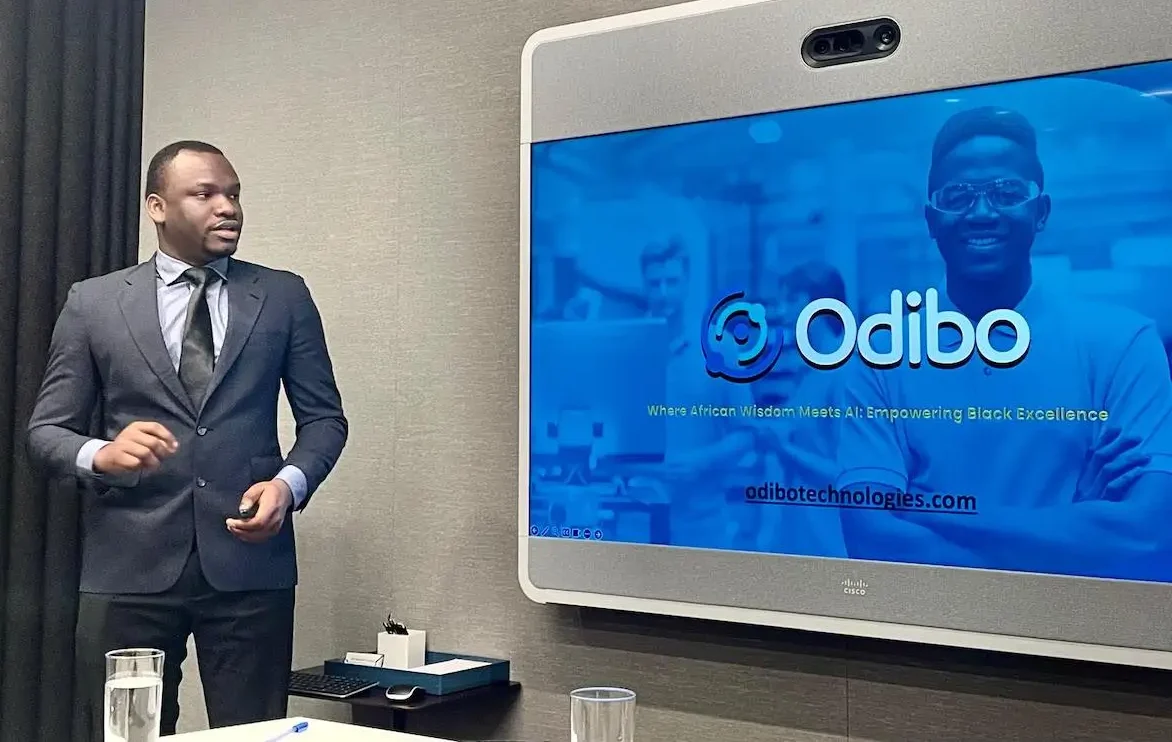 Parity Project Innovation Challenge winners present their economic parity solutions at The White House. Left to Right: Dwayne Murray, Doug Bender, Teniel Jones, Nova Sportsman, Michael Hyter (President of ELC), Kiante Bush, Gabrielle Harris, Jasmine Bacchus, Paul Griffin, Chanda Lowrence, Roderick Hall, Landon Taylor, Sezi Fleming